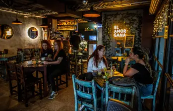 El centro de Medellín cuenta con varias opciones de gastronomía y rumba. Foto: Camilo Suárez.