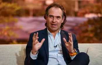 El alcalde se sumó al gobernador de Antioquia y pidió que se investigue al presidente Petro y a Francia Márquez. FOTO: Manuel Saldarriaga