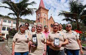 La mayoría de asociadas de Amem son personas adultas mayores. También apoyan a otro tipo de poblaciones vulnerables. FOTO Manuel Saldarriaga
