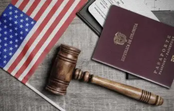La visa H-1B, utilizada por empresas de tecnología y salud para contratar talento extranjero, enfrenta ahora una tarifa histórica de US$100.000. FOTO: Colprensa