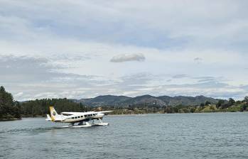 El hidroavión de Alma Air ya opera entre Medellín y el embalse Guatapé-El Peñol. Foto: cortesía.