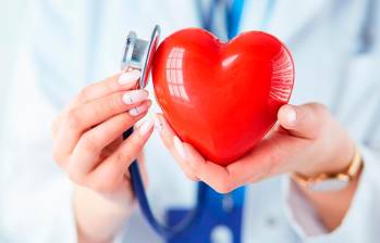 Después de que un profesional egrese como cardiólogo puede formarse en campos más profundos como ecocardiografía, electrofisiología o hemodinamia. Foto: SSTOCK.