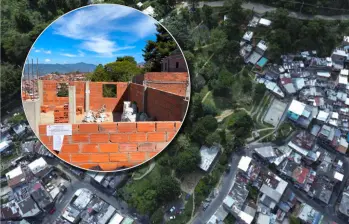 Desde años antes venían denunciando la construcción de viviendas en áreas del ecoparque para la memoria del camposanto de Villatina. Fotos: cortesía y EL COLOMBIANO.