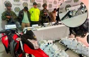 Tras la operación, a los delincuentes les decomisaron armas, munición, celulares, documentos y motos. Foto: cortesía del Ejército.