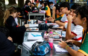La variación en las calificaciones era general, independientemente de factores socioeconómicos. Eso sí, antes de entrar en el colegio tanto ellos como ellas tenían el mismo nivel en esta disciplina. Foto: EL COLOMBIANO