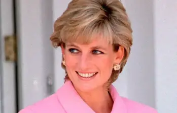 Charles Spencer, hermano de la princesa Diana de Gales, publica El canto del cisne. Diana, mi hermana, un libro de memorias que reconstruye episodios que van desde la madrugada del accidente de París en 1997 hasta los meses previos a la boda real de 1981, con citas textuales y relatos que Diana le confió en vida. FOTO archivo