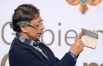 Desde el 1 de abril entra a regir el nuevo modelo de expedición de pasaportes. FOTO: COLPRENSA.