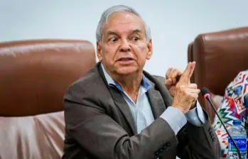 Ricardo Bonilla, ministro de Hacienda, confirmó que en el borrado está planteado una reducción de la tasa de renta para empresas. FOTO COLPRENSA. 