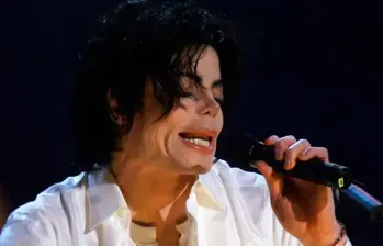 Sony Music ha solicitado la retirada de más de 260.000 pistas generadas con IA que imitan sin autorización las voces de artistas como Harry Styles, Adele o Michael Jackson. FOTO AFP