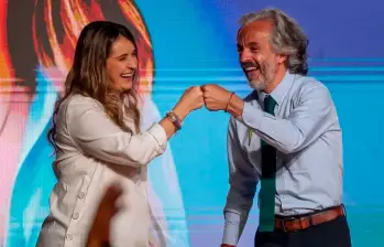 La fórmula presidencial de la centro–derecha: la senadora Paloma Valencia y el exdirector del Dane, Juan Daniel Oviedo. FOTO COLPRENSA