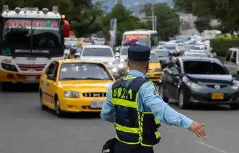 Los vehículos deberán cumplir los requisitos y las demás normas de tránsito vigentes en Colombia. FOTO: Manuel Saldarriaga