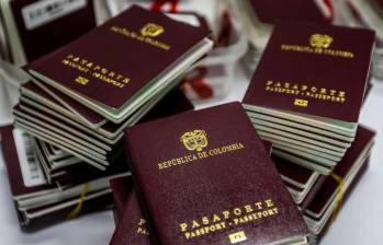 Se estima que la oficina de pasaportes de Bogotá expide cada día cerca de 2.500 documentos. FOTO: JULIO CÉSAR HERRERA