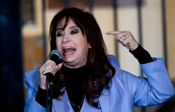 La expresidenta Cristina Fernández enfrenta un arresto domiciliario por su condena. FOTO: GETTY