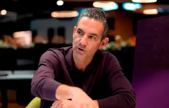 David Vélez, fundador y CEO global de Nubank, fue nombrado miembro de las juntas directivas de OpenAI Foundation y OpenAI Group PBC para fortalecer la estrategia global de la compañía. FOTO GETTY.