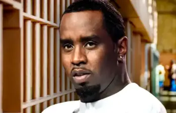 Diddy Combs enfrenta un juicio en Nueva York por asociación ilícita y tráfico sexual, con testimonios que describen presuntas orgías organizadas por el artista. FOTO Getty