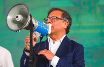 “Que viva la economía popular” fue la consigna del presidente Gustavo Petro durante el lanzamiento de “Full Popular”, en Bogotá.. FOTO tomada de X