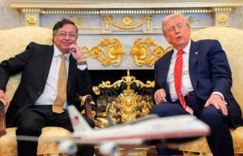 El encuentro entre Petro y Trump en el Salón Oval combinó gestos de cordialidad con señales de tensión, según el análisis del lenguaje corporal. FOTO: Presidencia. 