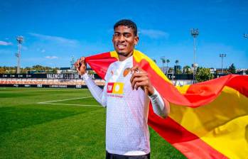 El defensa central Chtistian Mosquera Ibargüen juega en el Valencia de la liga española. FOTO: tomada del x de @Valenciacf