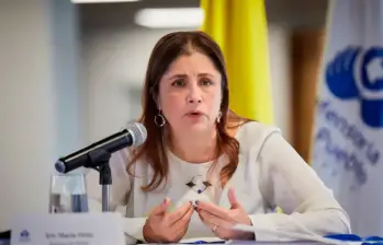 La defensora del Pueblo, Iris Marín, ha sido crítica del manejo en salud del Gobierno Petro. FOTO CORTESÍA DEFENSORÍA DEL PUEBLO