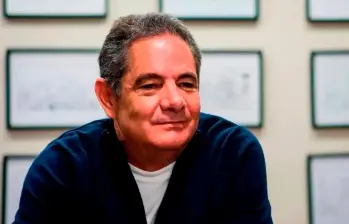 A principios de abril de 2025, Vargas Lleras fue sometido a otra cirugía en una clínica de Bogotá para retirar un tornillo en su rodilla. FOTO: COLPRENSA