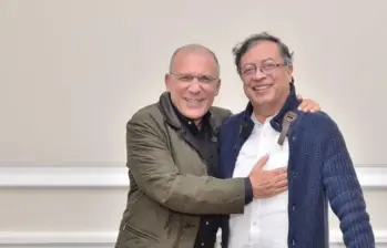 Roy Barreras fue el primer presidente del Senado cuando Petro asumió al poder y luego fue nombrado como embajador de Reino Unido en Colombia. Foto: Presidencia