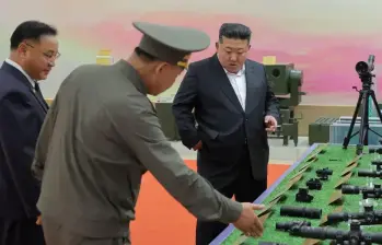 Kim Jong Un aparece junto a su hija tras versiones sobre una supuesta hemorragia cerebral. Foto: AFP