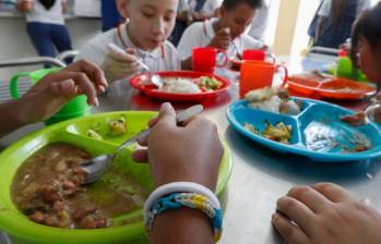 El Programa de Alimentación Escolar brinda un complemento alimentario a los niños, niñas y adolescentes del país. FOTO MANUEL SALDARRIAGA