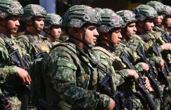 Jóvenes colombianos deben definir su situación militar al cumplir la mayoría de edad y atender las citaciones de las autoridades de reclutamiento. Foto: Colprensa