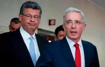El abogado Jaime Granados y el expresidente Álvaro Uribe. FOTO: Colprensa