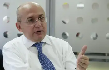 El ministro de Justicia, Eduardo Montealegre, enfrentará una investigación disciplinaria por presunta participación en política. FOTO: Colprensa