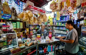 La tienda de barrio mantiene su peso en la economía popular: 540.233 micronegocios fueron contabilizados en 2024. FOTO EL COLOMBIANO