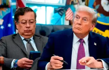 La reunión entre Donald Trump y Gustavo Petro este martes. FOTO: PRESIDENCIA Y AFP