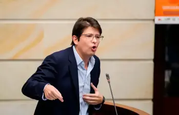 El senador Miguel Uribe durante una intervención en el Senado de la República. FOTO COLPRENSA