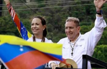 María Corina Machado y el candidato de la oposición Edmundo Gozález. Foto AFP. 