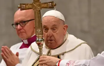 El papa Francisco hará su primera aparición en público tras una mejoría desde su hospitalización en el Gemelli de Roma. FOTO: AFP