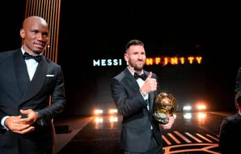 Lionel Messi es el máximo ganador de balones de oro de la historia. El primero lo consiguió en 2009, cuando tenía 22 años. El último el pasado lunes 30 de octubre, a los 36. FOTO: TOMADA DEL X DE @ballondor