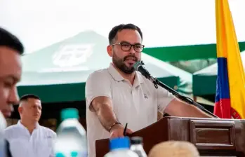 A seis días de dejar la Casa de Nariño, Petro deja a Edwin Palma con responsabilidades en tres ministerios: Minas, Trabajo y Vivienda. Foto: Ministerio de Minas y Energía.