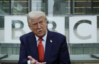 La cadena BBC se pronunció por un documental que presuntamente engañó a los espectadores al editar declaraciones del presidente estadounidense, Donald Trump. FOTO: XINHUA | GETTY