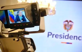 Recientemente, el Consejo de Estado concluyó que el mandatario abusó de estas transmisiones al interrumpir sin urgencia la programación, afectando el derecho a la información. FOTO: PRESIDENCIA-REFERENCIA