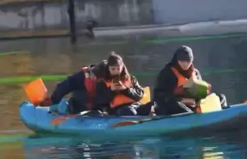 Activistas tiñeron de verde el Gran Canal de Venecia durante protesta climática. FOTO: CAPTURA DE PANTALLA