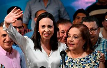 María Corina Machado y Corina Yonis, candidata que no pudo inscribirse a las elecciones presidenciales de Venezuela. FOTO: tomada de X (antes Twitter) @VenteVenezuela