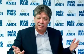 Bruce Mac Master enfatizó que el debate no debe centrarse únicamente en su figura como presidente, sino en la institucionalidad gremial y en el papel que cumple la Andi en Colombia. Foto: Cortesía