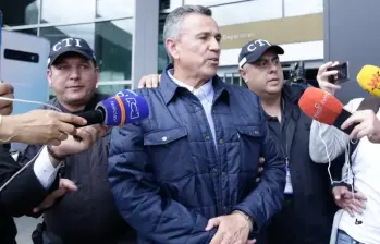 El general en retiro es investigado por presunta participación en la desaparición de dos defensores de los Derechos Humanos en Medellín. FOTO: COLPRENSA.