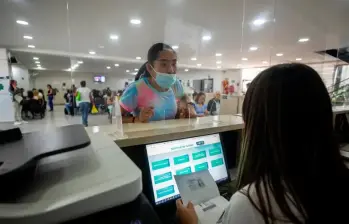 Según Fasecolda, al cierre de 2024 las compañías de seguros pagaron a sus asegurados un total de $25,4 billones. FOTO: Camilo Suárez.