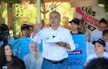 Luis Bernardo Vélez también fue hasta en CNE a denunciar presuntas irregularidades en las encuestas en Medellín. FOTO: CORTESÍA