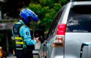 Las multas se imponen no solo a través de los agentes de tránsito sino a través de fotodetección con cámaras. FOTO ARCHIVO