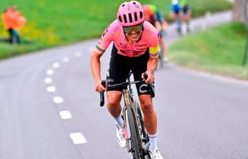 El ciclista ecuatoriano Richard Carapaz logró llevar durante una etapa la camiseta amarilla de líder de la clasificación general en la primera semana del Tour. FOTO: GETTY