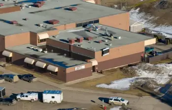 Las autoridades de Canadá logaron dar con la identidad de la autora de la masacre en la escuela secundaria y una residencia en Tumbler Ridge. FOTO: AFP