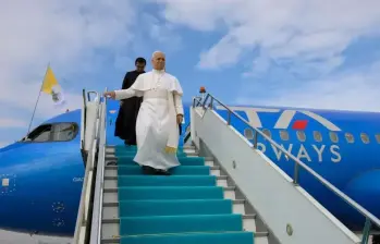 Avión A320 del papa León XIV debió cambiar un componente por fallo informático en su viaje a Turquía. FOTO: Vatican.