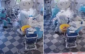 Un equipo médico en la península de Kamchatka (epicentro del sismo en Rusia) fue aplaudido por continuar una cirugía en medio del temblor.FOTO: CAPTURA DE VIDEO